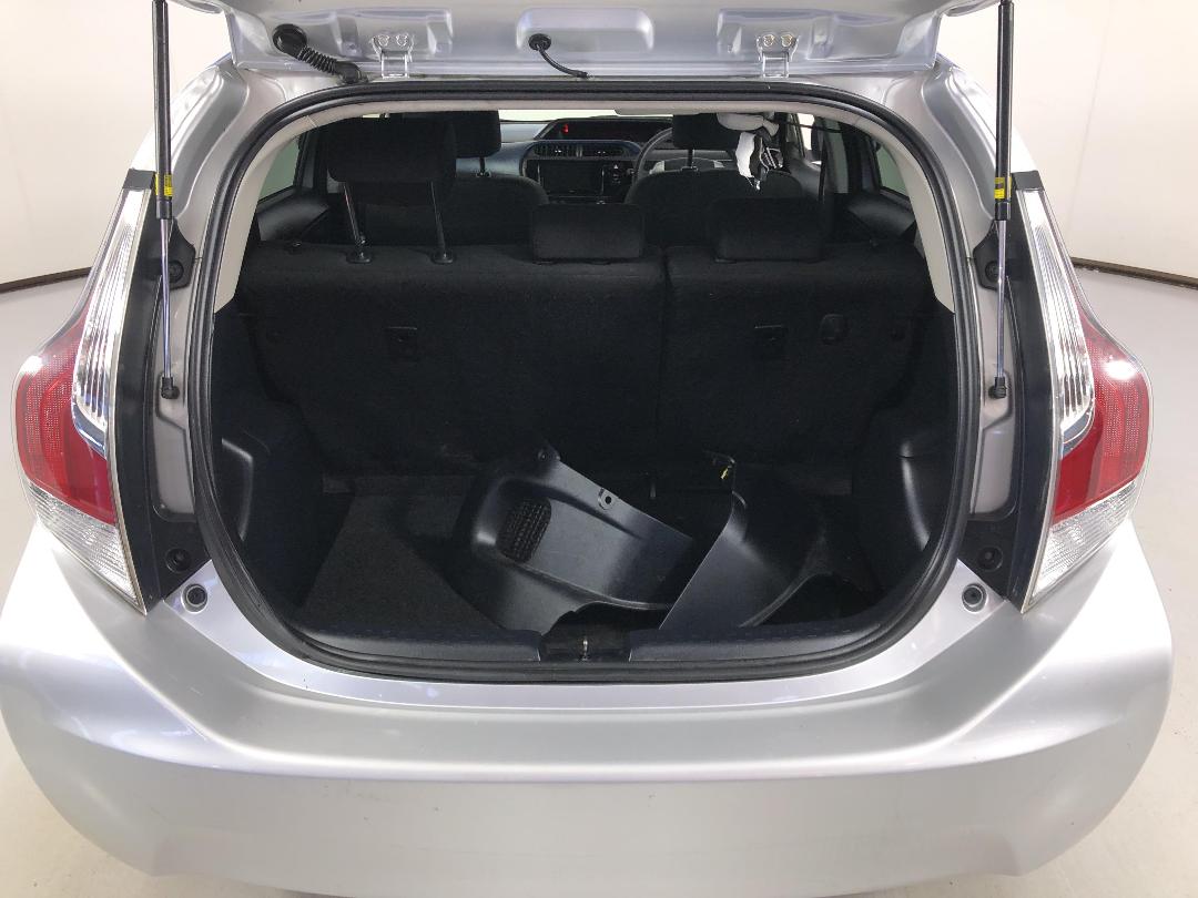 Photo '14' of Toyota Aqua Photo '14' of Toyota Aqua