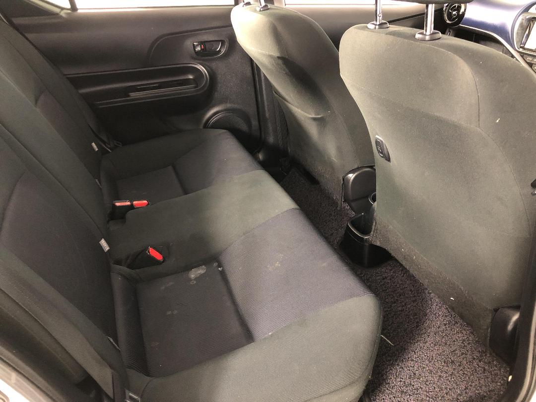 Photo '20' of Toyota Aqua Photo '20' of Toyota Aqua