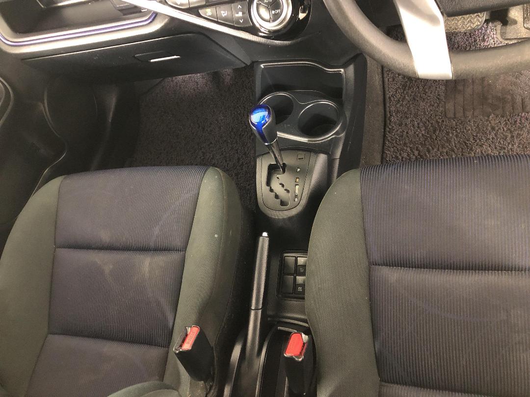 Photo '18' of Toyota Aqua Photo '18' of Toyota Aqua