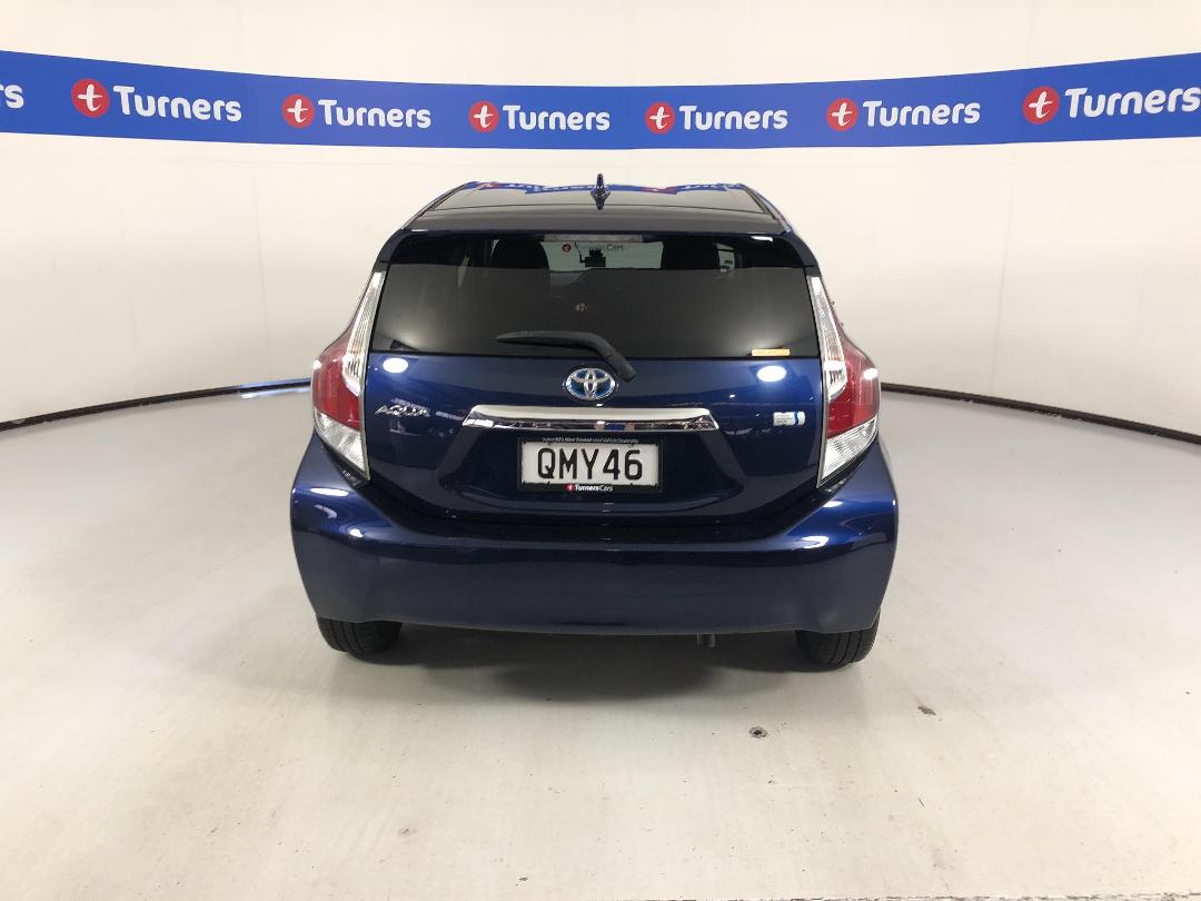 Photo '6' of Toyota Aqua