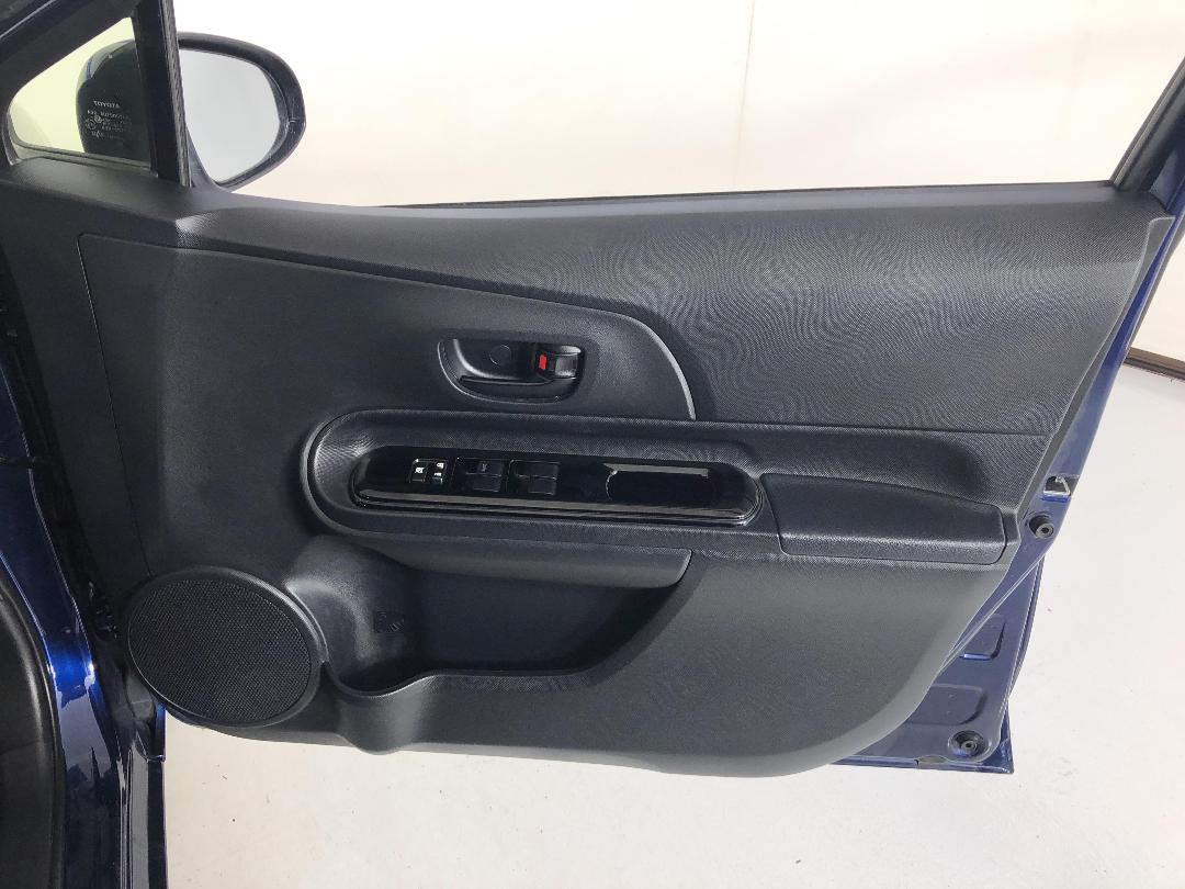 Photo '15' of Toyota Aqua