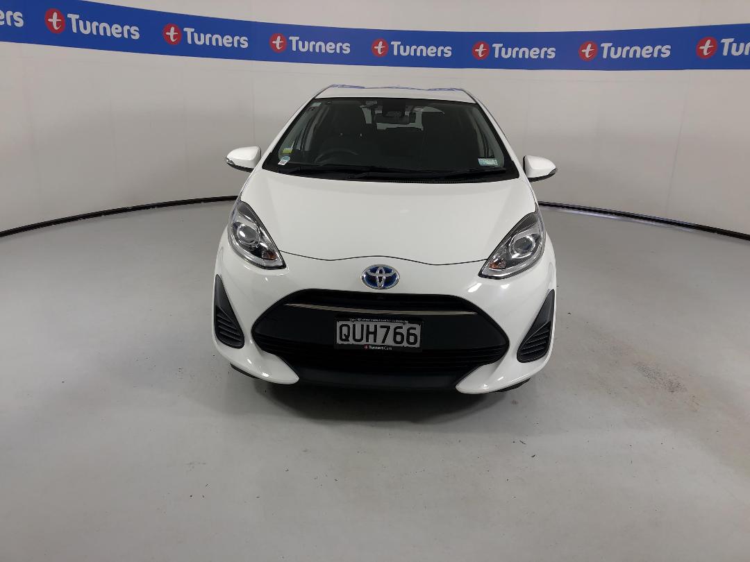 Photo '2' of Toyota Aqua