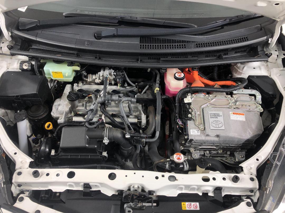 Photo '13' of Toyota Aqua