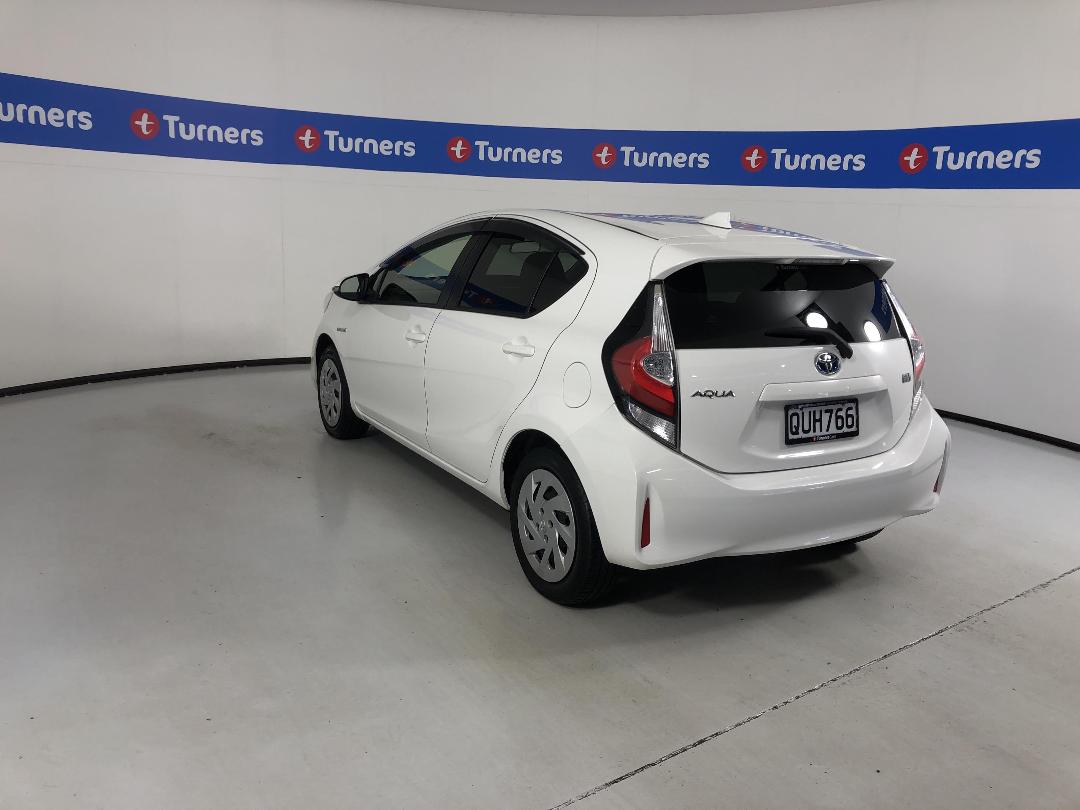 Photo '5' of Toyota Aqua