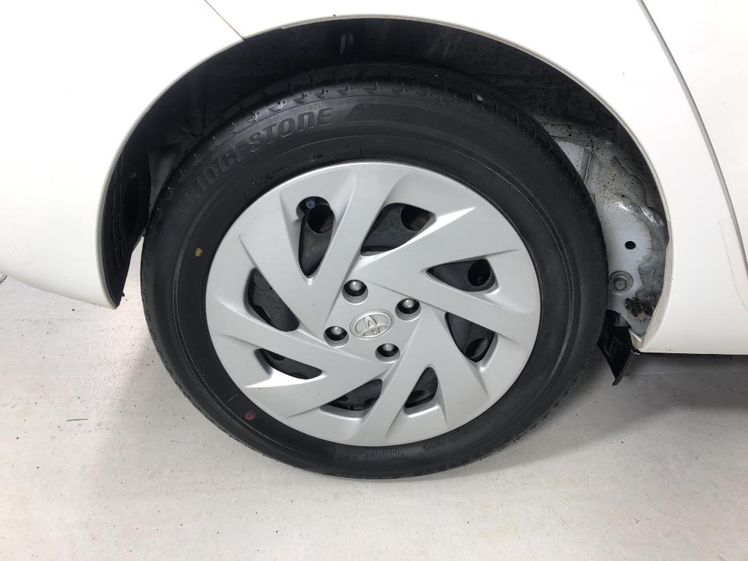 Photo '12' of Toyota Aqua