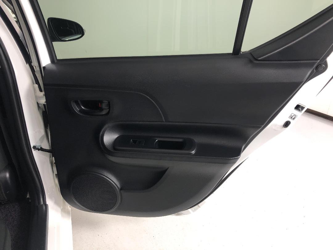 Photo '19' of Toyota Aqua