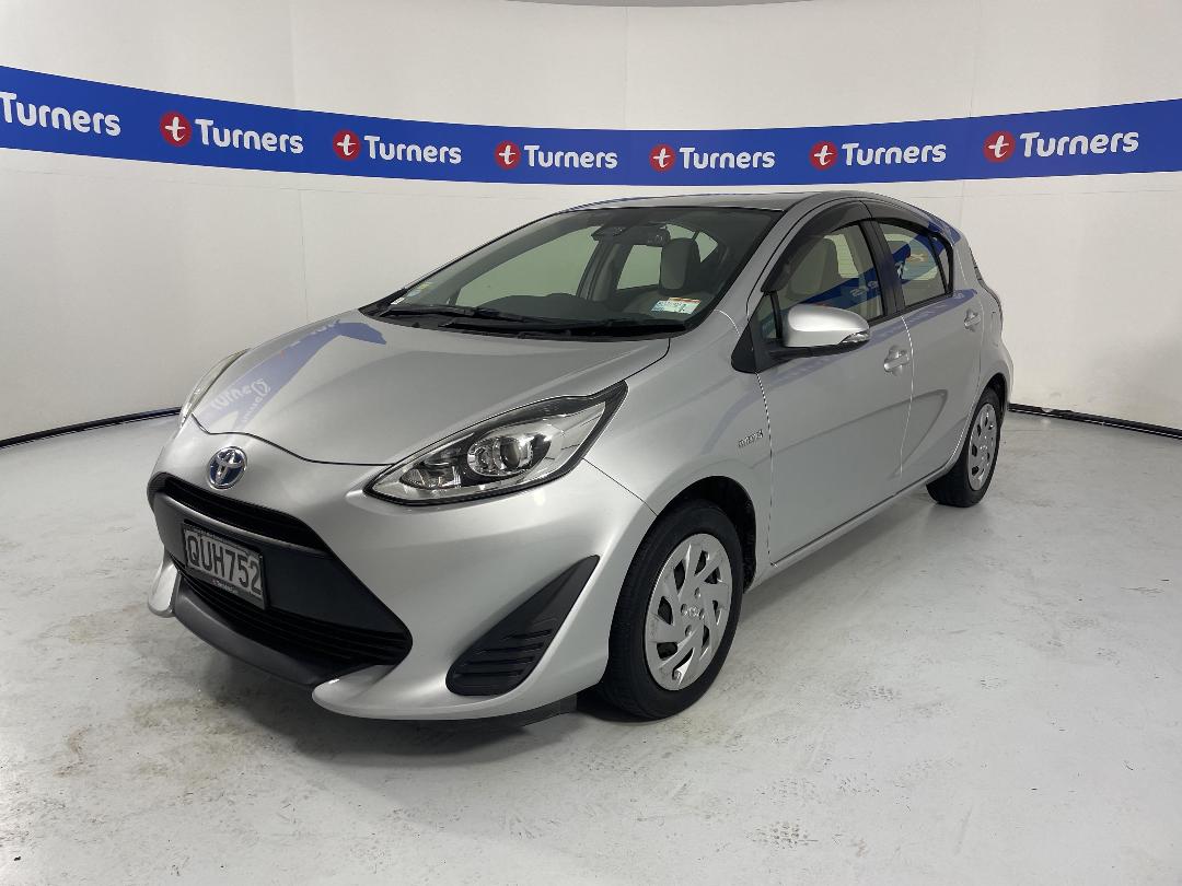 Photo '4' of Toyota Aqua Photo '4' of Toyota Aqua