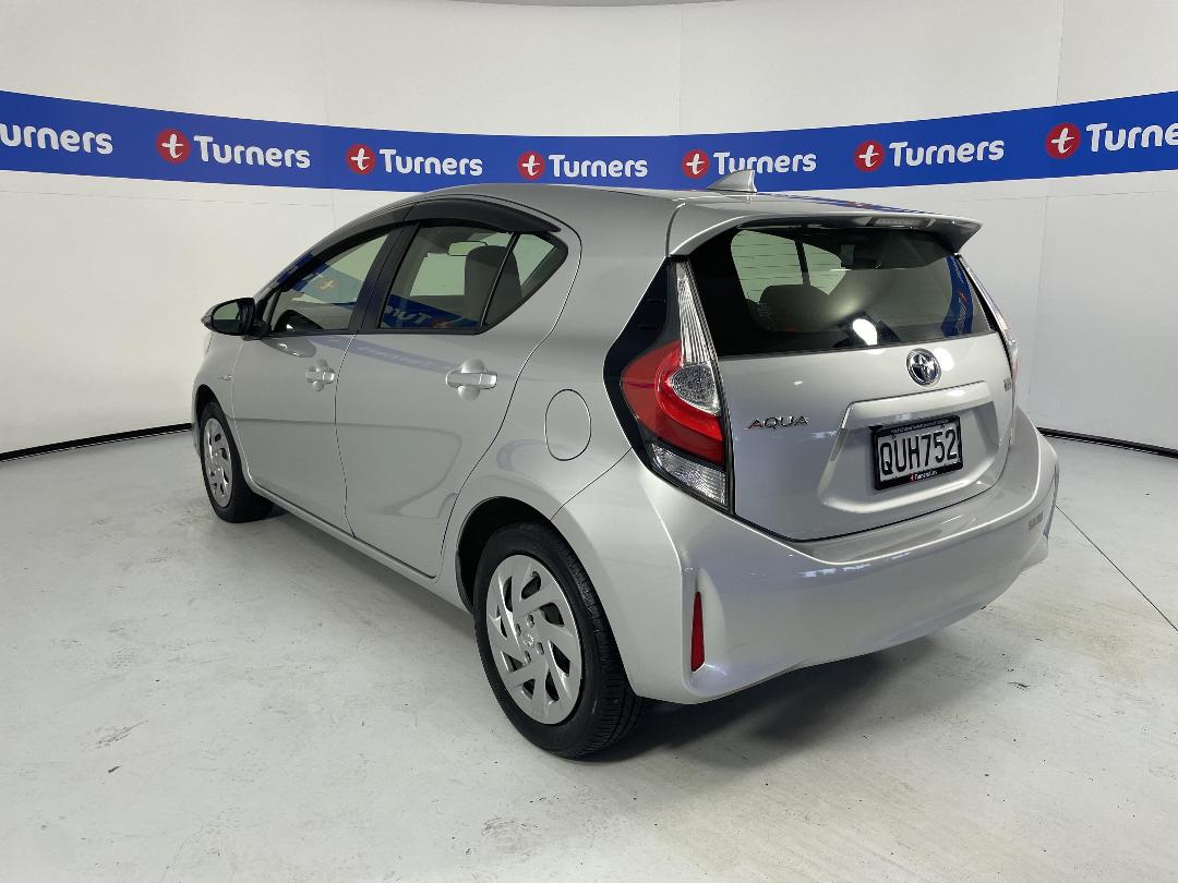 Photo '5' of Toyota Aqua Photo '5' of Toyota Aqua