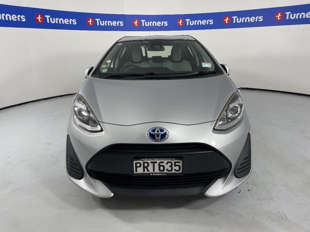 Photo '2' of Toyota Aqua Photo '2' of Toyota Aqua