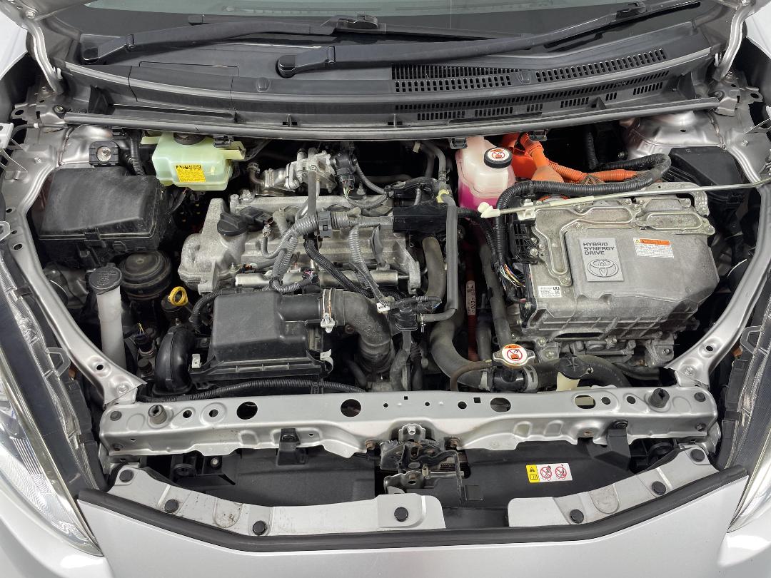 Photo '13' of Toyota Aqua Photo '13' of Toyota Aqua