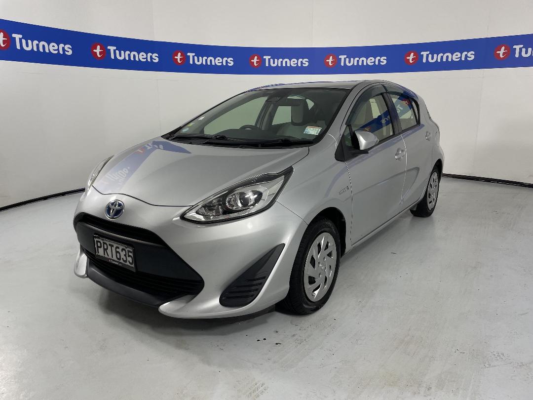 Photo '4' of Toyota Aqua Photo '4' of Toyota Aqua