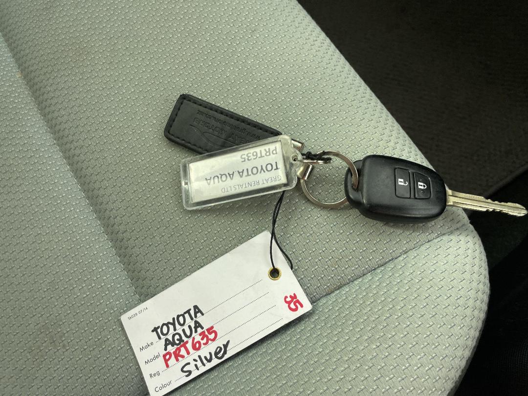 Photo '22' of Toyota Aqua Photo '22' of Toyota Aqua