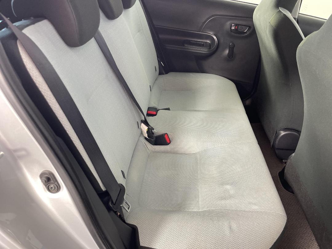 Photo '20' of Toyota Aqua Photo '20' of Toyota Aqua