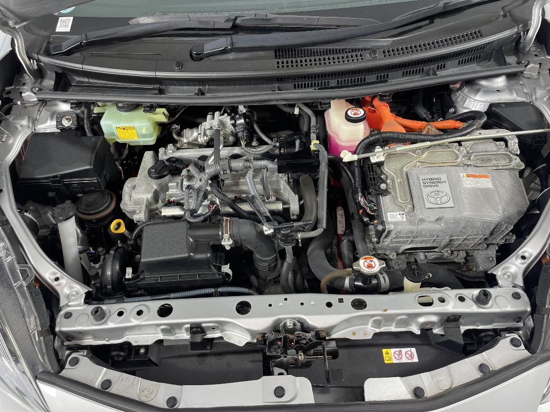 Photo '13' of Toyota Aqua