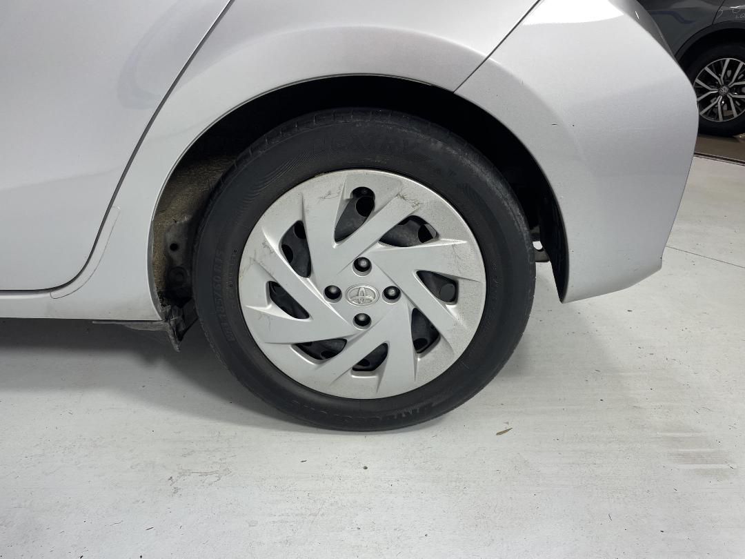 Photo '11' of Toyota Aqua