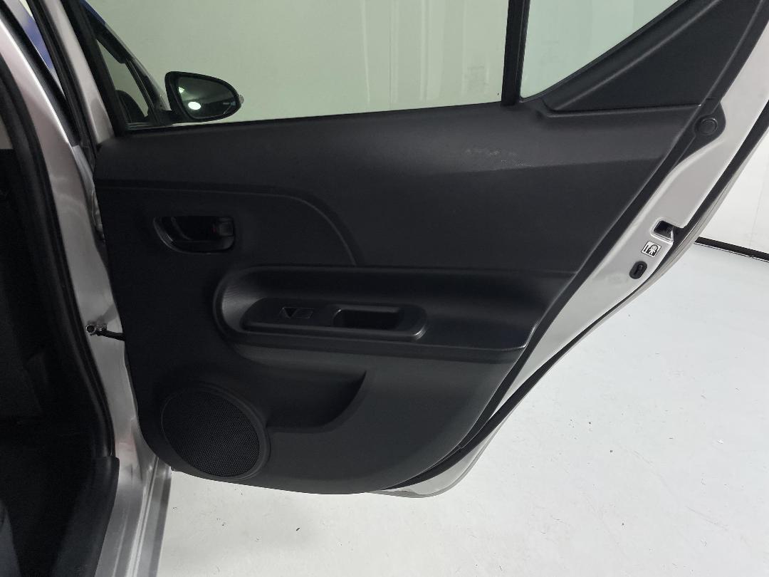 Photo '19' of Toyota Aqua