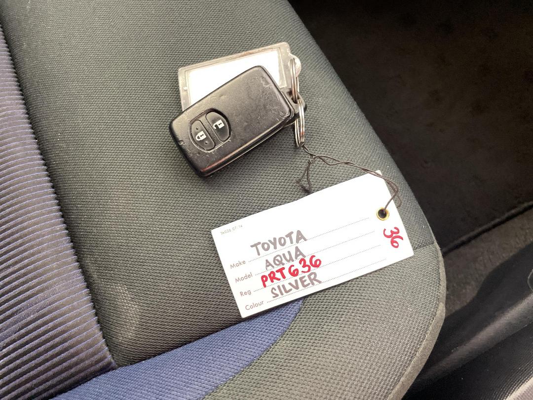 Photo '22' of Toyota Aqua