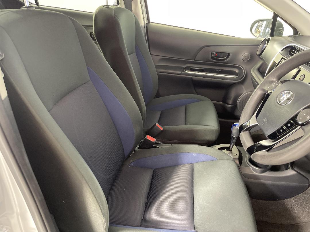 Photo '16' of Toyota Aqua