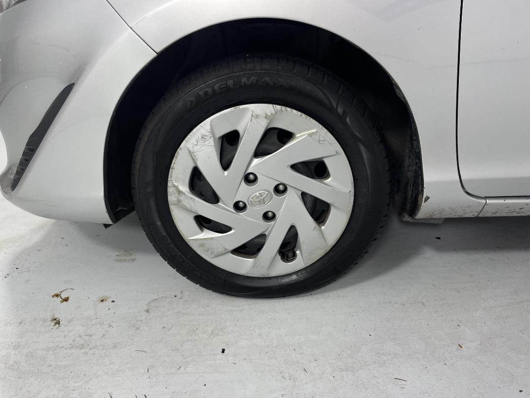 Photo '10' of Toyota Aqua Photo '10' of Toyota Aqua