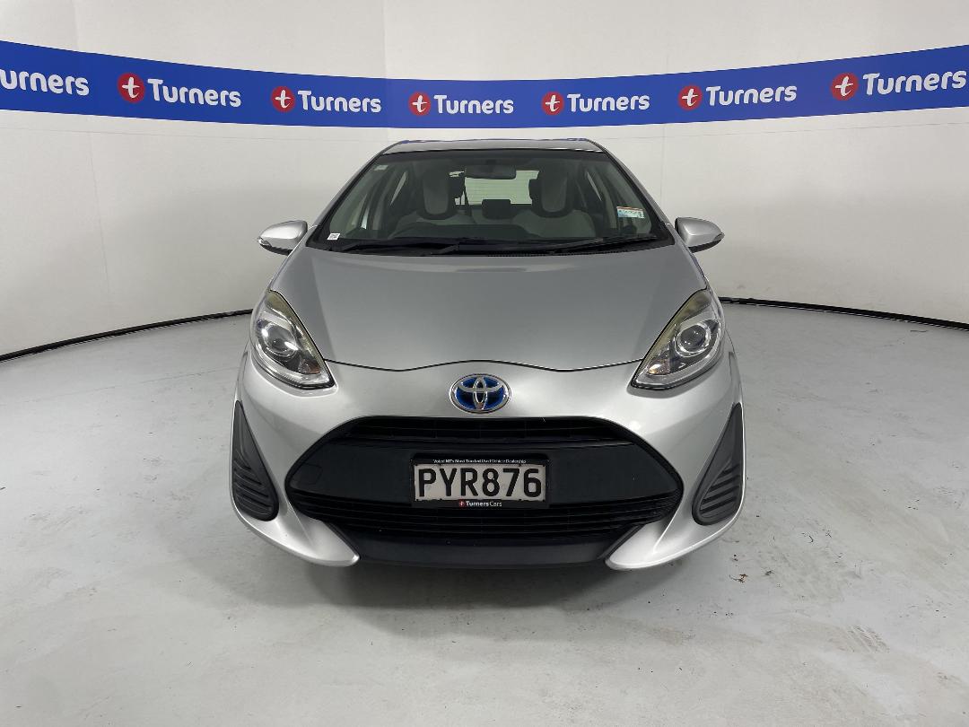 Photo '2' of Toyota Aqua Photo '2' of Toyota Aqua