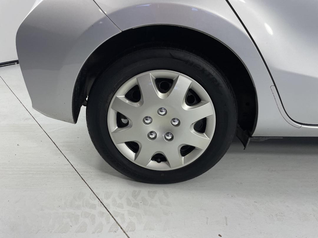 Photo '12' of Toyota Aqua Photo '12' of Toyota Aqua