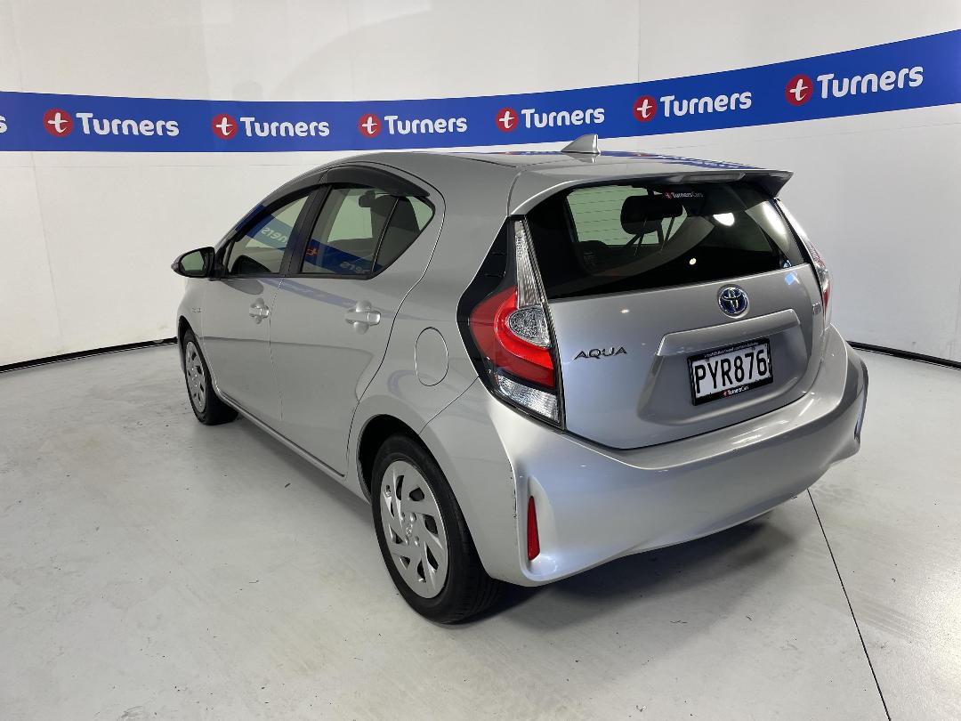 Photo '5' of Toyota Aqua Photo '5' of Toyota Aqua