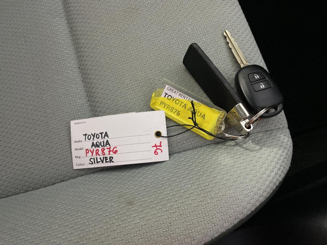 Photo '22' of Toyota Aqua Photo '22' of Toyota Aqua