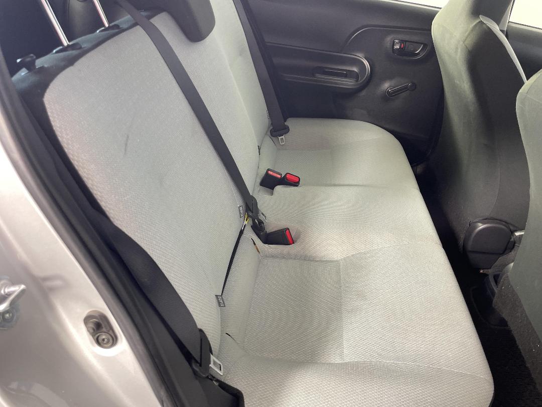 Photo '20' of Toyota Aqua Photo '20' of Toyota Aqua