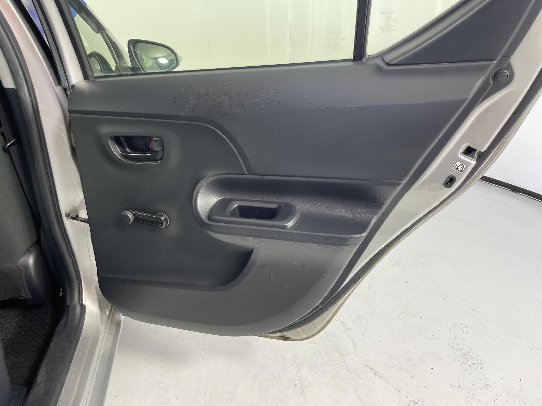 Photo '19' of Toyota Aqua Photo '19' of Toyota Aqua