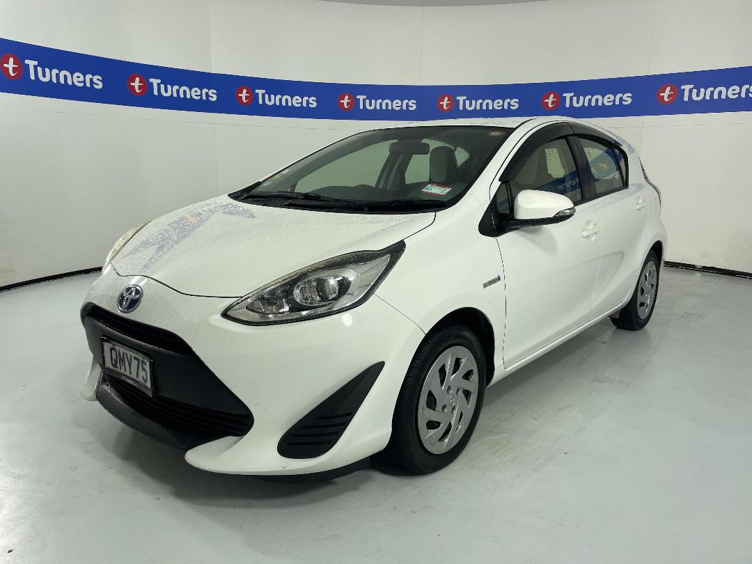 Photo '4' of Toyota Aqua