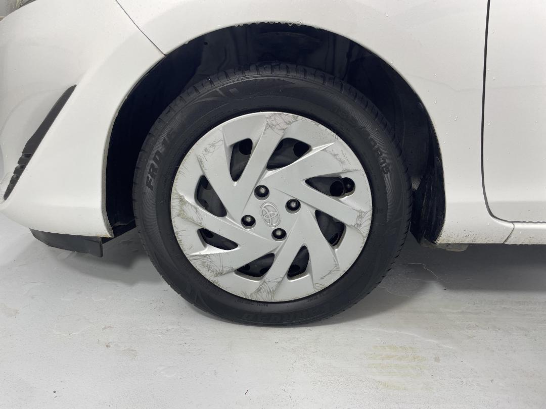 Photo '10' of Toyota Aqua