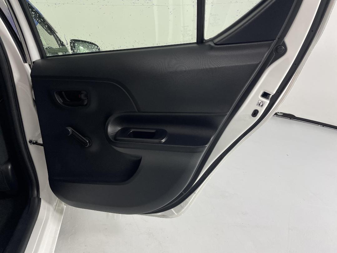 Photo '19' of Toyota Aqua