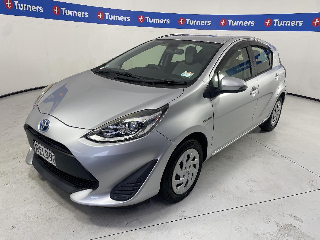 Photo '4' of Toyota Aqua