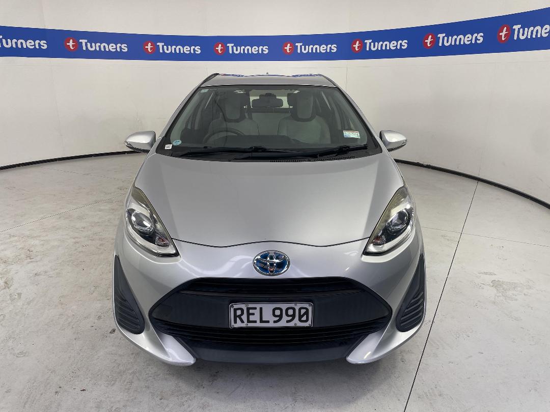 Photo '2' of Toyota Aqua