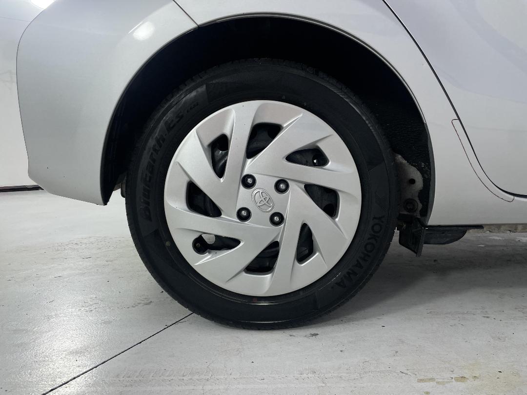 Photo '12' of Toyota Aqua