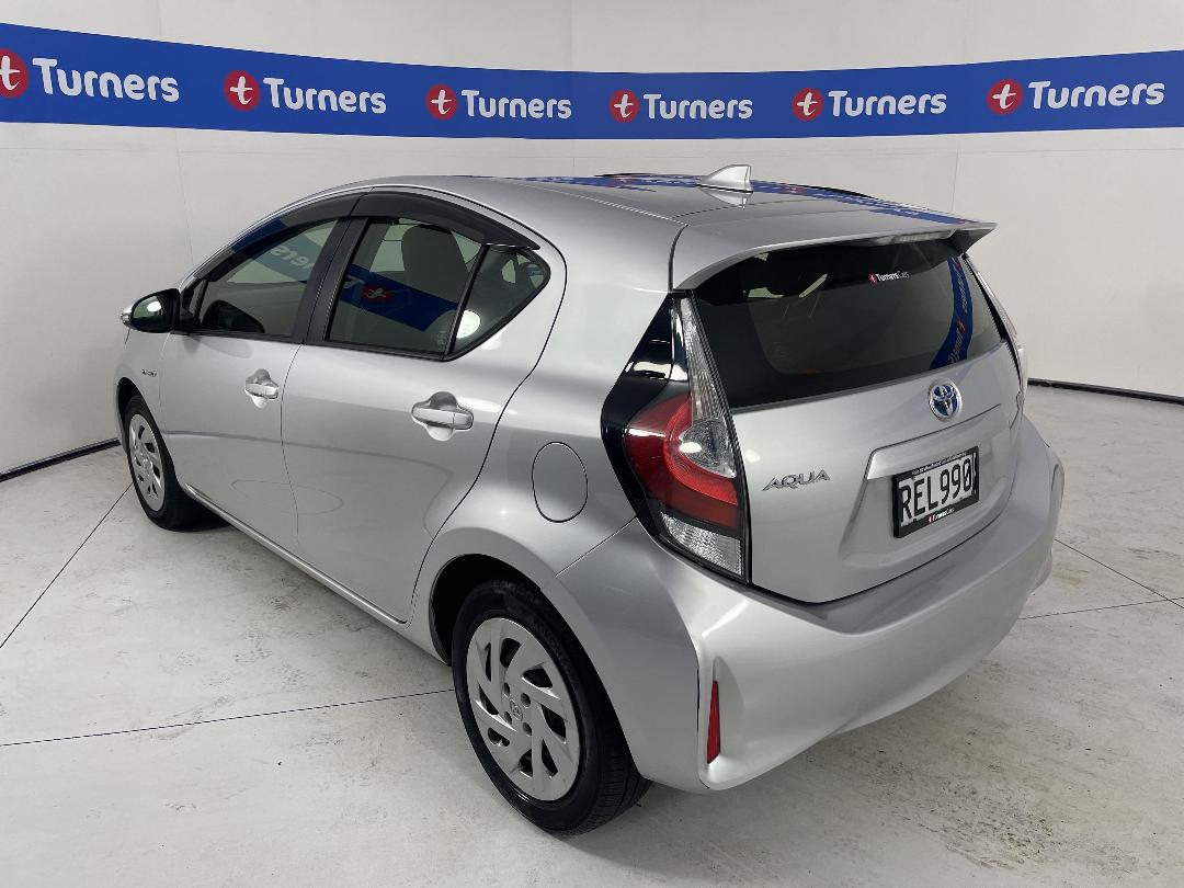 Photo '5' of Toyota Aqua