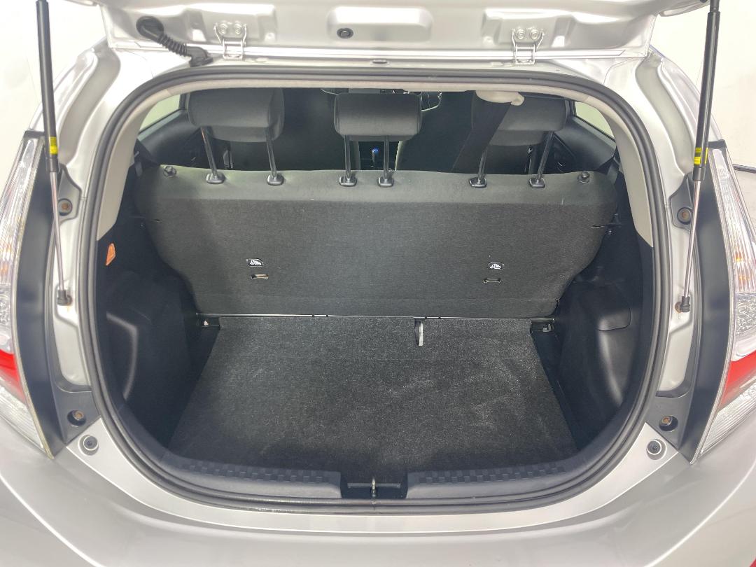 Photo '14' of Toyota Aqua