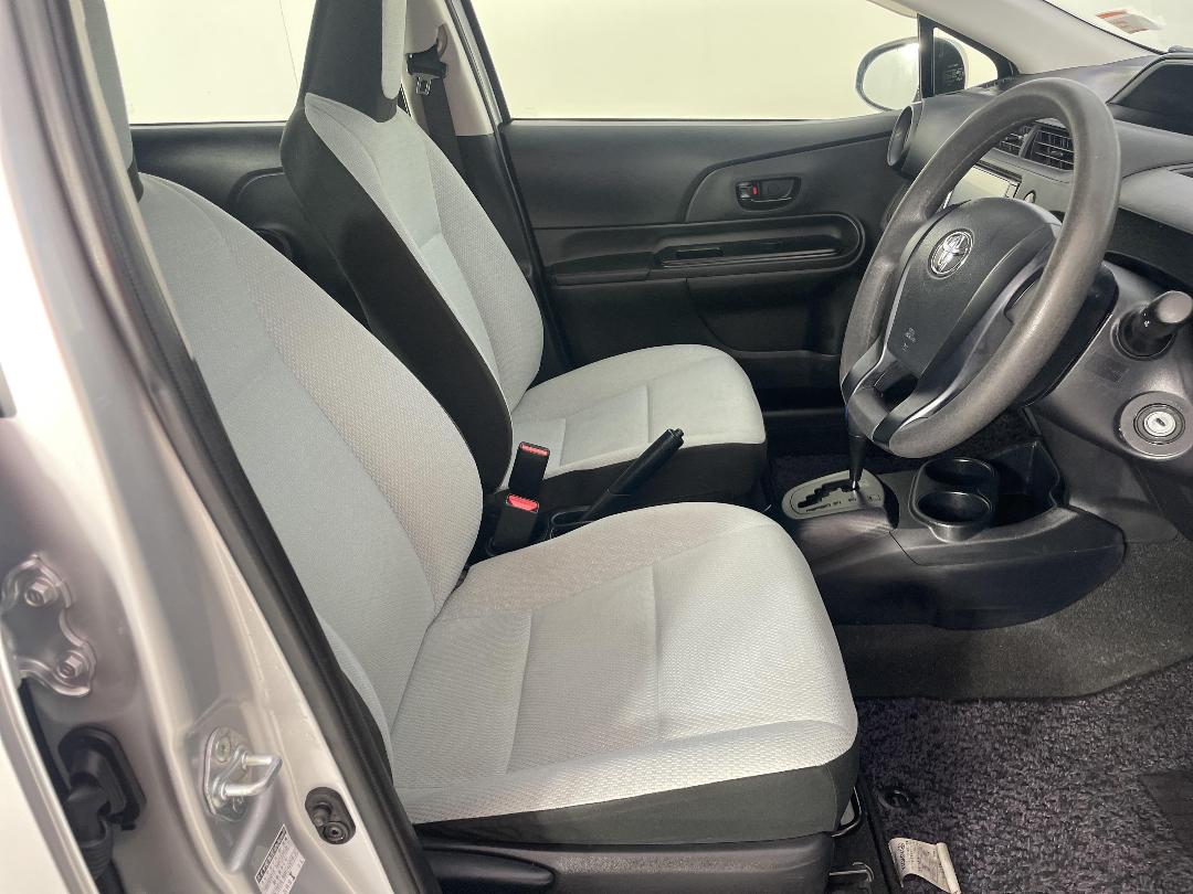 Photo '16' of Toyota Aqua