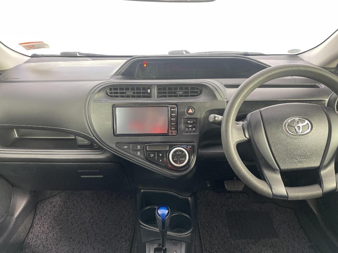 Photo '17' of Toyota Aqua