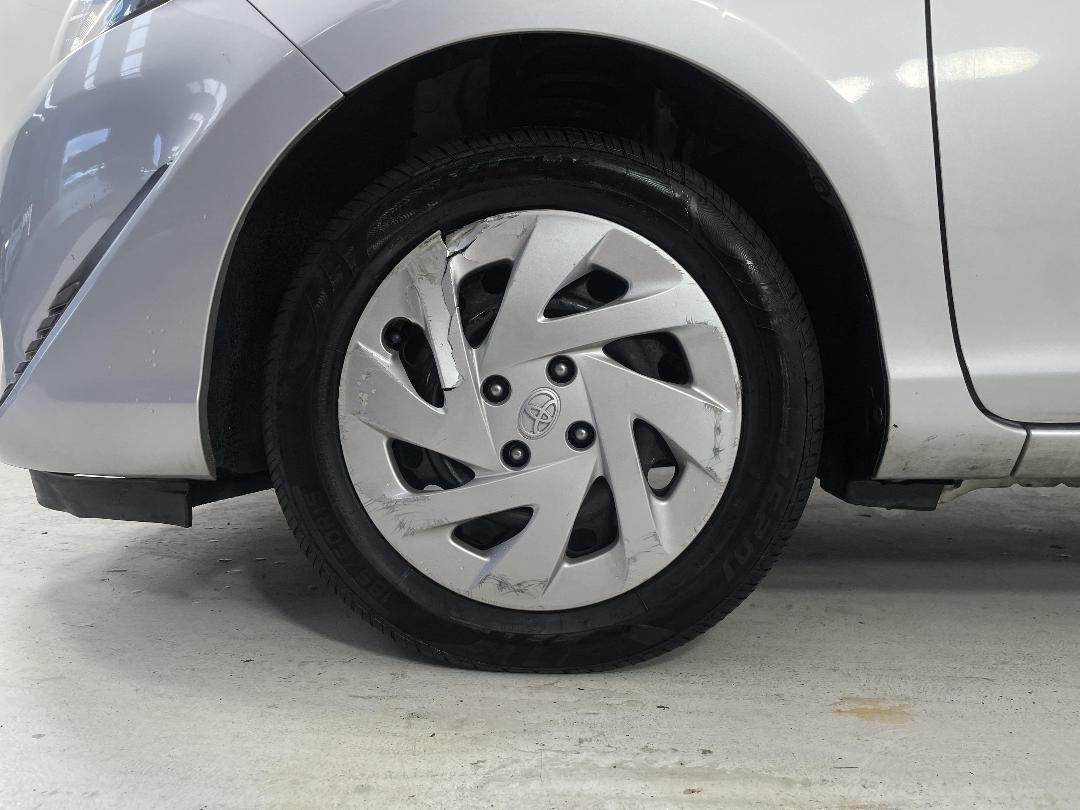 Photo '10' of Toyota Aqua