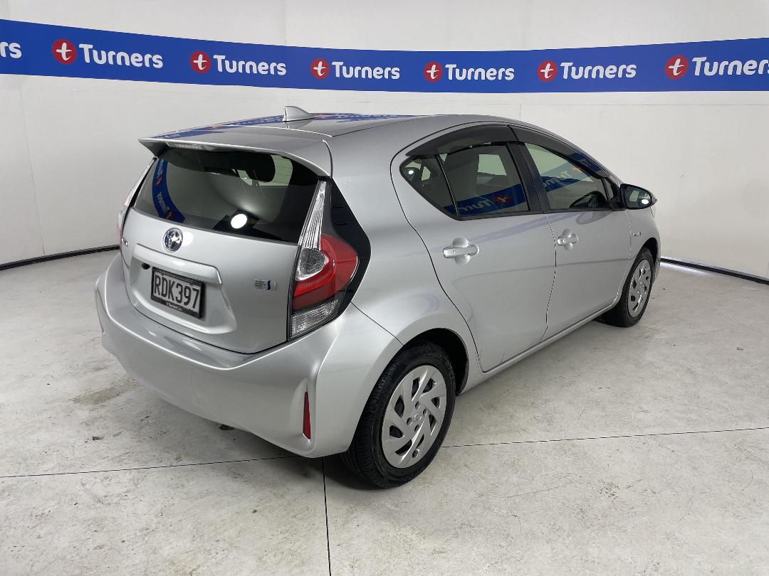 Photo '7' of Toyota Aqua