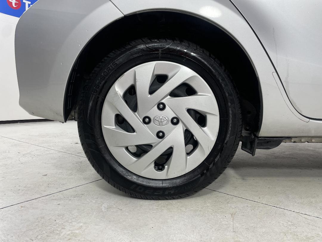 Photo '12' of Toyota Aqua