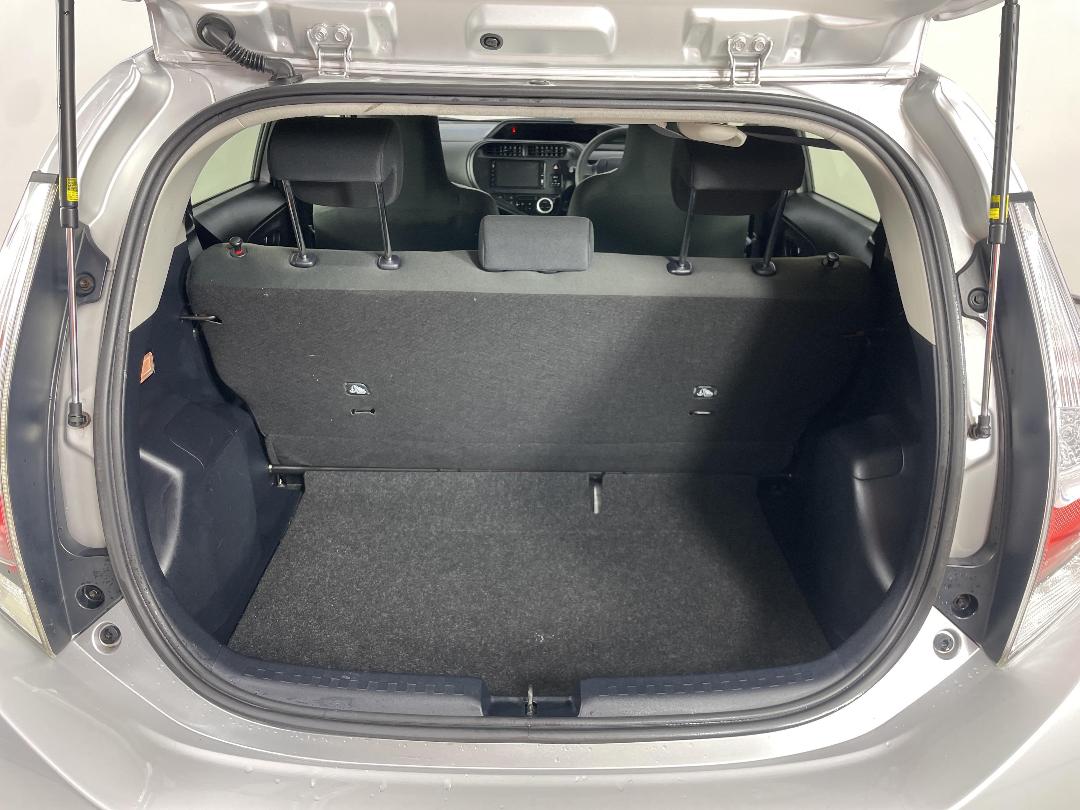 Photo '14' of Toyota Aqua