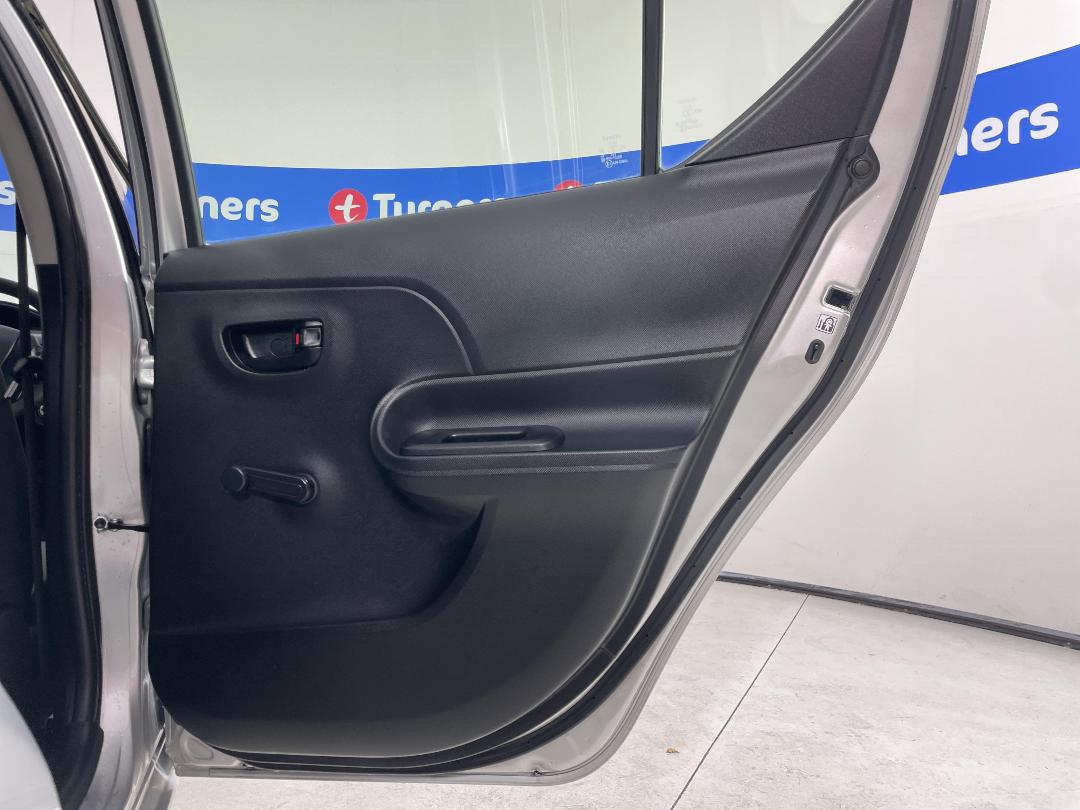 Photo '19' of Toyota Aqua