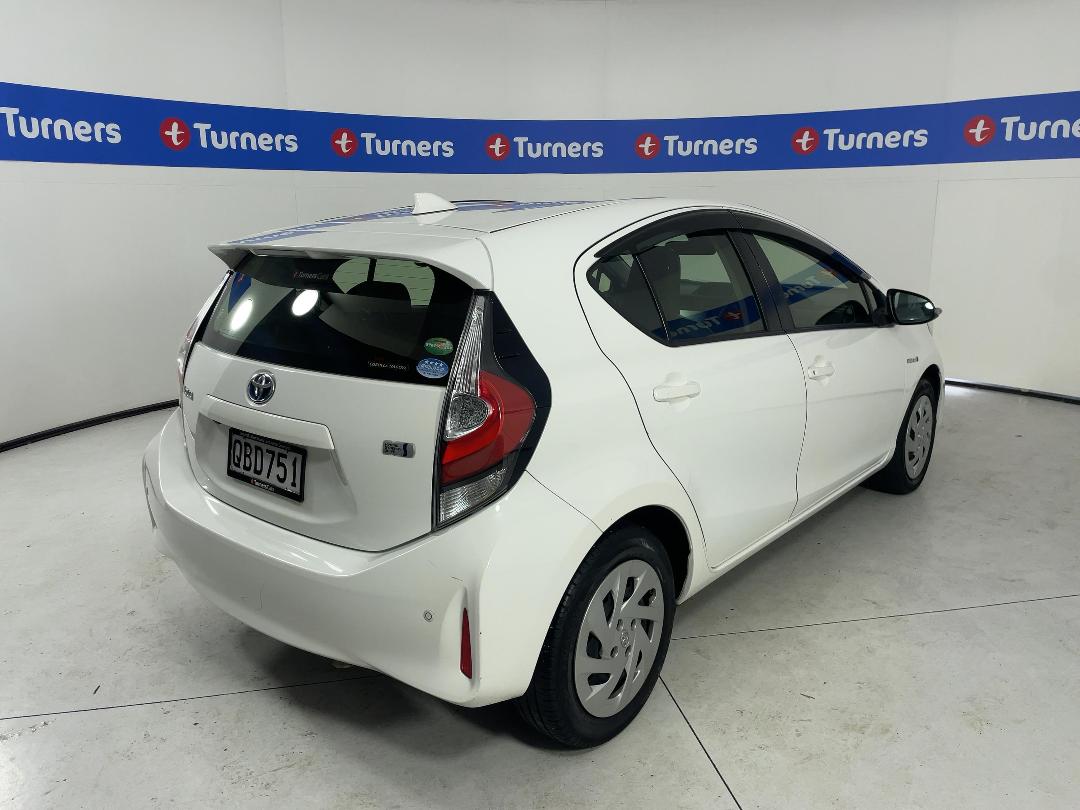 Photo '7' of Toyota Aqua