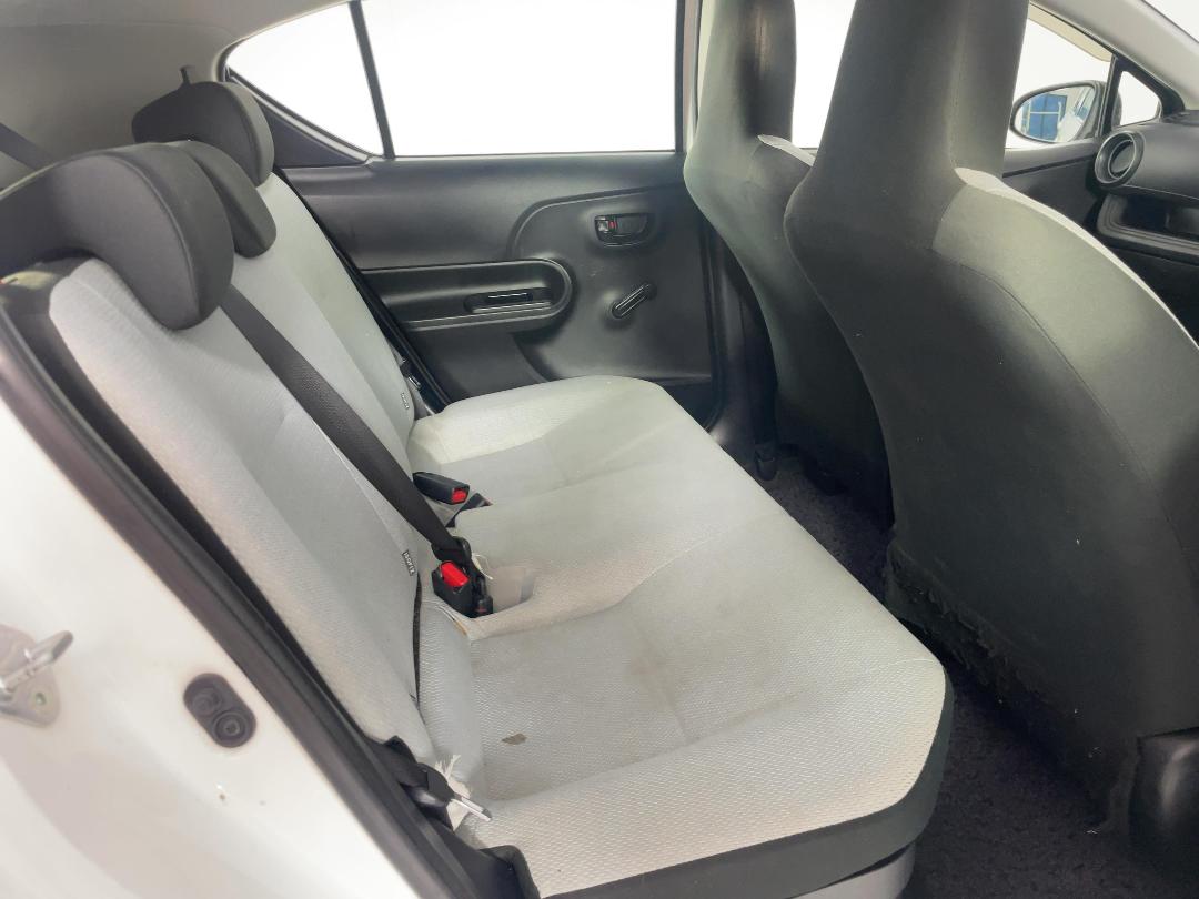 Photo '20' of Toyota Aqua