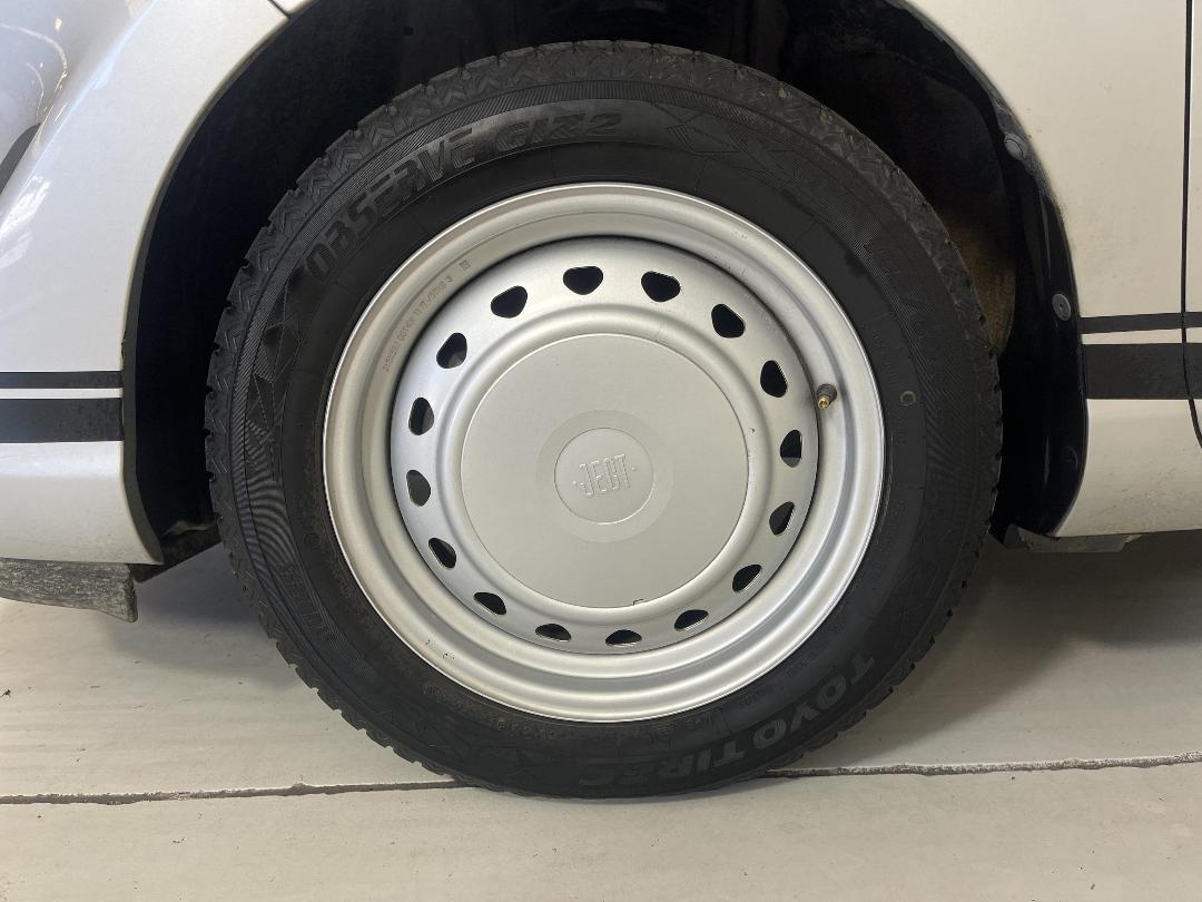 Photo '10' of Toyota Aqua Photo '10' of Toyota Aqua