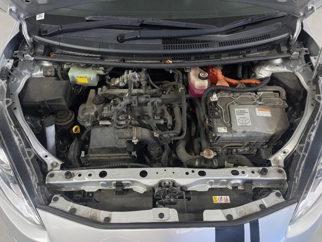 Photo '13' of Toyota Aqua Photo '13' of Toyota Aqua