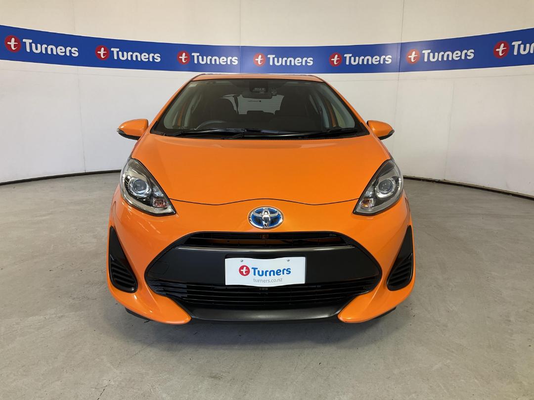 Photo '2' of Toyota Aqua Photo '2' of Toyota Aqua