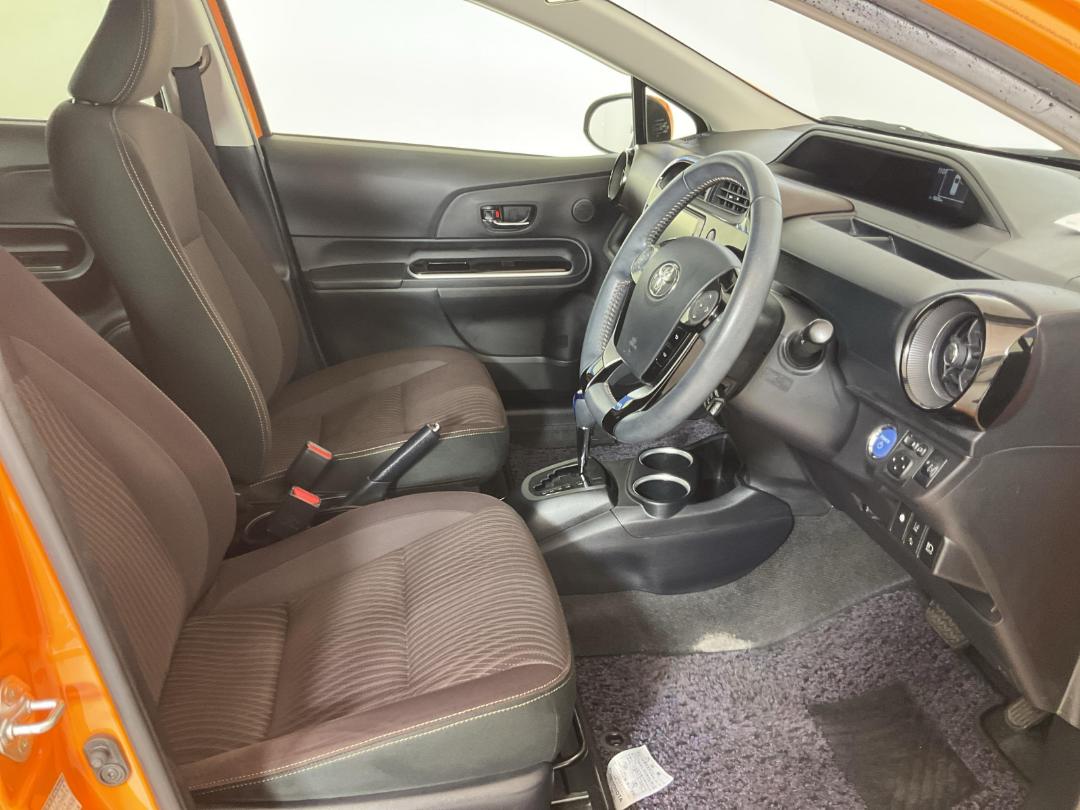 Photo '16' of Toyota Aqua Photo '16' of Toyota Aqua